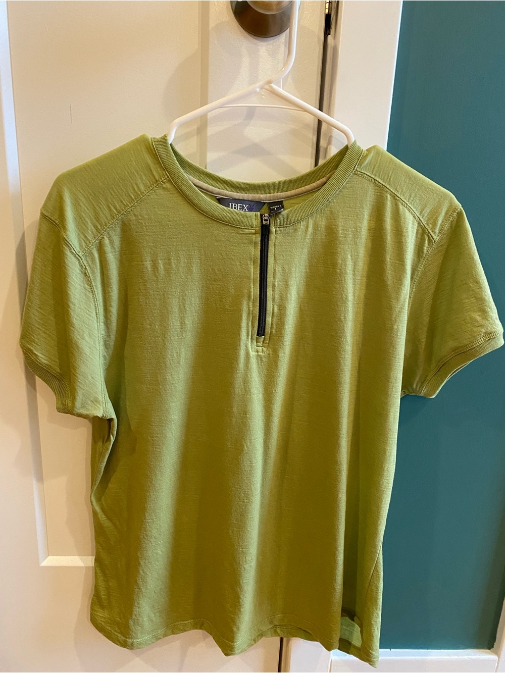 ibex Womens Size Large Short-Sleeve Zip - Front in Olive Green